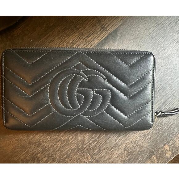 GUCCI MARMONT GG BLACK LEATHER QUILTED ZIP AROUND WALLET - Picture 2 of 9